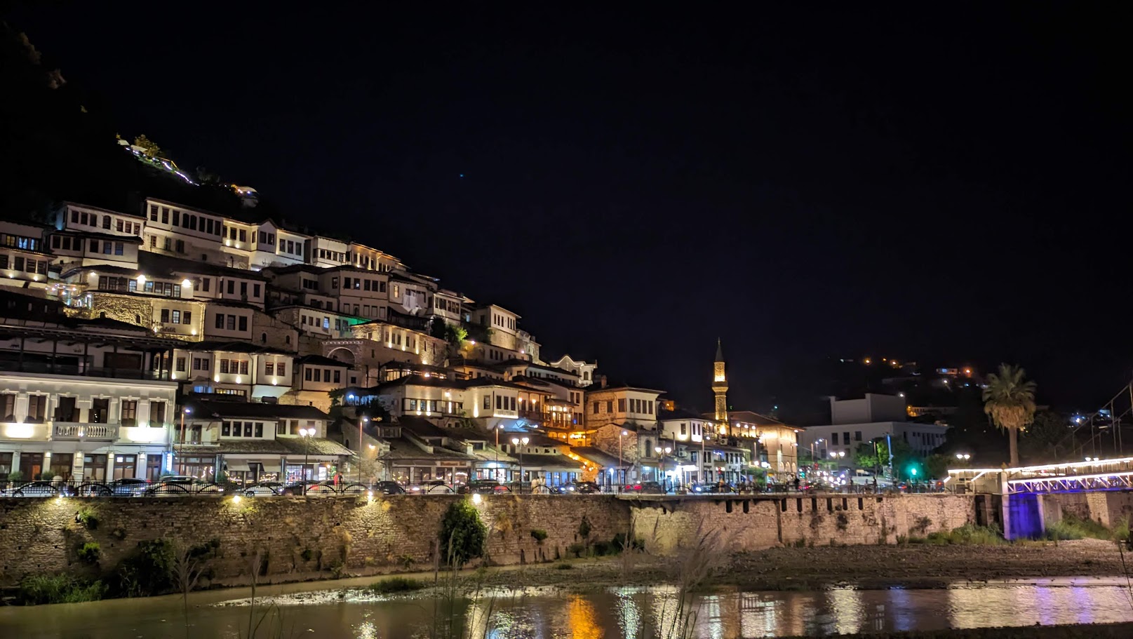 Albanien